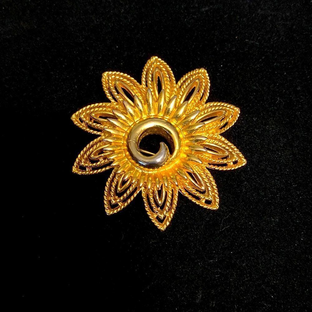 Vintage Gold Tone Brooch
